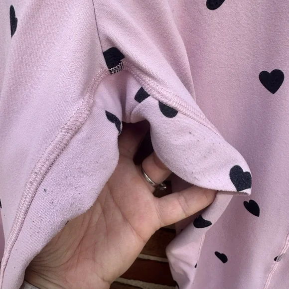 PINK Victoria's Secret Ultimate Pink and Black Heart Leggings - Picture 4 of 4